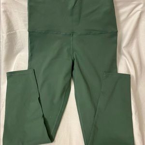 Born Primitive leggings size: